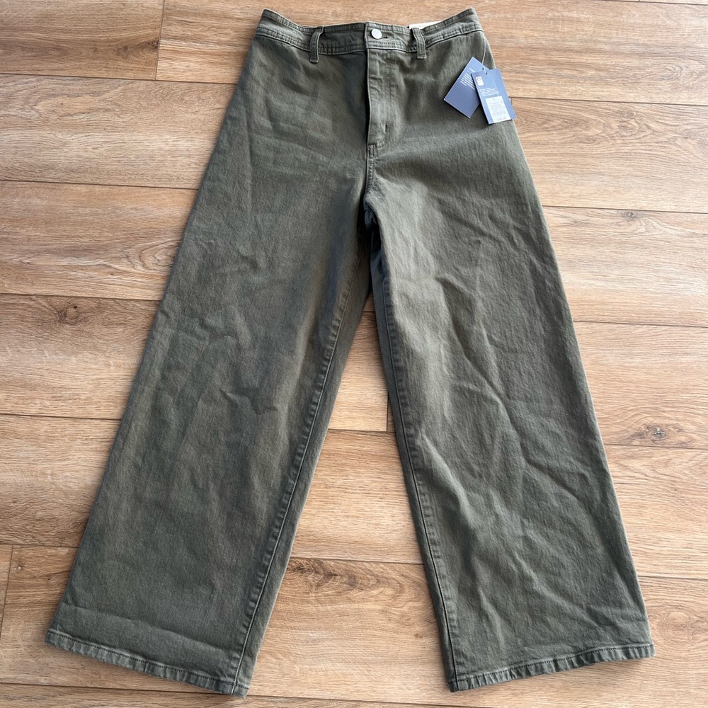 NWT - Women’s Green High-Rise Wide-Leg Ankle Jeans - Size 6